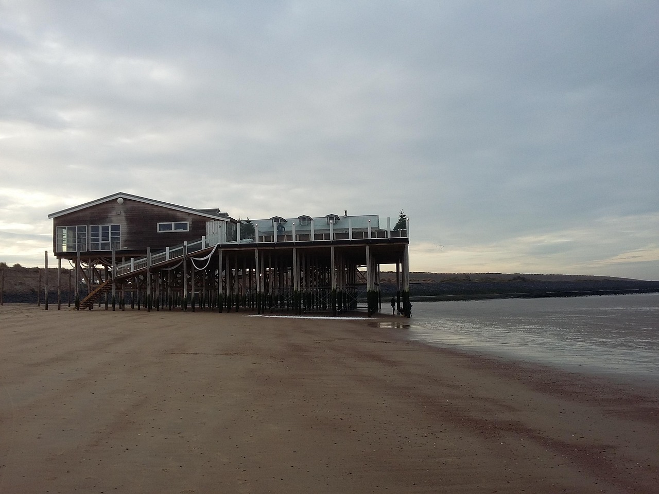 beach-house-4726764_1280